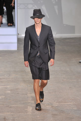 Louis Vuitton / - 2009